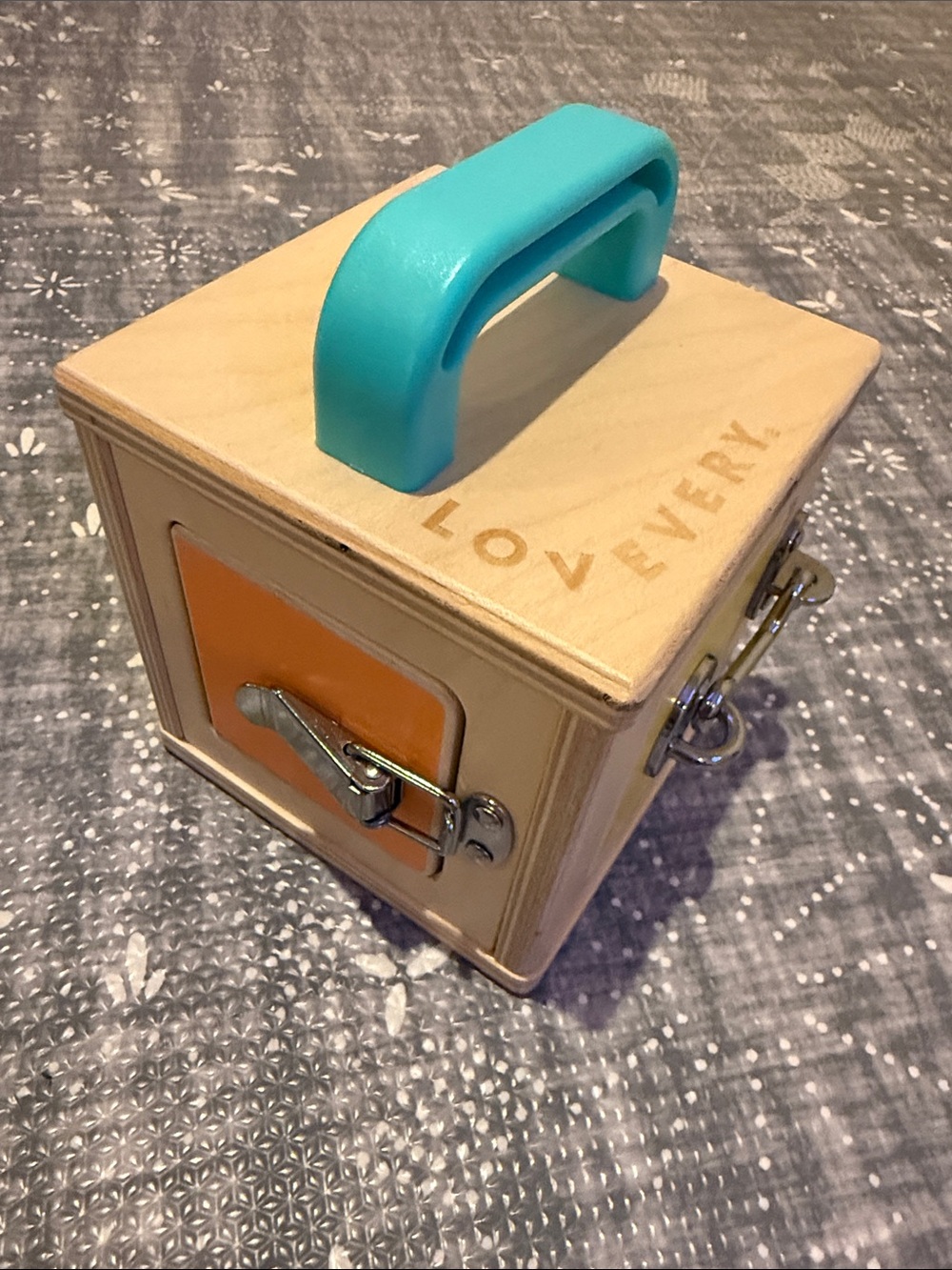 Lovevery Lock Box The Realist Play Kit  19-21 Months Montessori Toy Latches Lock